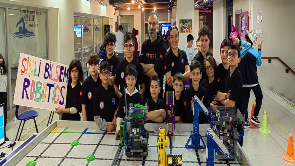 Dünya’nın en büyük robotik turnuvası VEX ROBOTICS tarafından Bursa’da gerçekleştirilen robot yarışmasında kurumumuz robot takımı Şişli BİLSEM ROBOTICS  2. oldu.